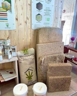 🌿 Progetta la tua casa in canapa e calce con noi!
Costruire con materiali naturali e sostenibili significa avere edifici ecologici, salubri e ad alta efficienza energetica.
▫️
Vuoi scoprire come realizzare la casa dei tuoi sogni in modo sostenibile? Contattaci!
▫️
𝗚𝗿𝘂𝗽𝗽𝗼 𝗦𝗲𝗰𝗰𝗵𝗶𝗮𝗿𝗼𝗹𝗶.
𝑫𝒂𝒍 1949 𝒂𝒍 𝒕𝒖𝒐 𝒔𝒆𝒓𝒗𝒊𝒛𝒊𝒐 𝒏𝒆𝒍𝒍'𝒆𝒅𝒊𝒍𝒊𝒛𝒊𝒂.
📧 info@grupposecchiaroli.it
.
#edilizia #secchiaroli #ferramenta #costruzioni #caseinlegno #marche