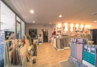 Nel nostro showroom non trovi semplici finiture, ma elementi che danno anima agli spazi.

Pavimenti e rivestimenti diventano superfici da vivere, arredi che raccontano stile, dettagli capaci di trasformare ogni ambiente in un’emozione autentica. ✨

Ogni proposta nasce da una ricerca 
costante dell’eccellenza e da una cura artigianale che mette al centro qualità, funzionalità e bellezza.
🔸🔸🔸
𝗚𝗿𝘂𝗽𝗽𝗼 𝗦𝗲𝗰𝗰𝗵𝗶𝗮𝗿𝗼𝗹𝗶.
𝑫𝒂𝒍 1949 𝒂𝒍 𝒕𝒖𝒐 𝒔𝒆𝒓𝒗𝒊𝒛𝒊𝒐 𝒏𝒆𝒍𝒍'𝒆𝒅𝒊𝒍𝒊𝒛𝒊𝒂.
📧 info@grupposecchiaroli.it
.
#edilizia #secchiaroli #ferramenta #costruzioni #caseinlegno #marche