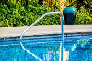 L'estate è alle porte, ma la tua piscina è pronta? ☀️

Dopo i lunghi mesi invernali, togliere il telone di copertura è sempre un momento critico. Spesso ci si trova davanti a residui, depositi e acqua che ha perso il suo equilibrio chimico.

Ripartire con il piede giusto non è solo una questione di estetica, ma di sicurezza e durata dei tuoi impianti.

Nel nostro ultimo articolo del blog abbiamo raccolto l'esperienza dei nostri tecnici per guidarti passo dopo passo.

👉 Leggi la guida completa qui: 
https://www.grupposecchiaroli.it/come-riattivare-la-piscina-in-vista-dellestate-e-quali-prodotti-scegliere-n290.php
🔸🔸🔸
𝗚𝗿𝘂𝗽𝗽𝗼 𝗦𝗲𝗰𝗰𝗵𝗶𝗮𝗿𝗼𝗹𝗶.
𝑫𝒂𝒍 1949 𝒂𝒍 𝒕𝒖𝒐 𝒔𝒆𝒓𝒗𝒊𝒛𝒊𝒐 𝒏𝒆𝒍𝒍'𝒆𝒅𝒊𝒍𝒊𝒛𝒊𝒂.
📧 info@grupposecchiaroli.it
.
#edilizia #secchiaroli #ferramenta #costruzioni #caseinlegno #marche