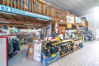 Dietro ogni lavoro fatto bene ci sono gli attrezzi giusti. 🔧
Nel nostro assortimento non trovi solo prodotti, ma una selezione accurata dei migliori marchi, pensata per rendere le tue attività più veloci, sicure ed efficienti.
Dai grandi classici della ferramenta alle soluzioni più innovative per privati e professionisti, abbiamo tutto ciò che serve per non farti mai fermare.
Vieni a trovarci in negozio per scoprire la gamma completa!
📍Via A. De Gasperi, 24 Loc. Orciano - Terre Roveresche (PU)
Tel. 0721 97208
📍Via dell'industria,
4 - Monteporzio (PU)
Tel 0721 956003
𝗚𝗿𝘂𝗽𝗽𝗼 𝗦𝗲𝗰𝗰𝗵𝗶𝗮𝗿𝗼𝗹𝗶.
𝑫𝒂𝒍 1949 𝒂𝒍 𝒕𝒖𝒐 𝒔𝒆𝒓𝒗𝒊𝒛𝒊𝒐 𝒏𝒆𝒍𝒍'𝒆𝒅𝒊𝒍𝒊𝒛𝒊𝒂.
📧 info@grupposecchiaroli.it
.
#caseinlegno #legno #paglia #edilizia #bioedilizia #sostenibilità #efficienzaenergetica #madeinitaly