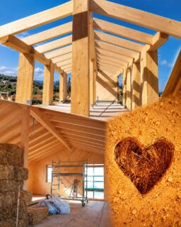 Costruire non significa solo alzare muri, ma creare uno spazio sano per chi lo vive e in armonia con la natura.

Crediamo fermamente in una bioedilizia fatta di scelte concrete e materiali naturali.

🌲 Strutture in Legno
🌾 Isolamenti in Paglia e Calce-Canapa
🧱 Intonaci in Argilla e Calce
🎨 Vernici e Trattamenti Naturali

Costruiamo le case di domani con la cura e il rispetto che la natura merita.

𝗚𝗿𝘂𝗽𝗽𝗼 𝗦𝗲𝗰𝗰𝗵𝗶𝗮𝗿𝗼𝗹𝗶.
𝑫𝒂𝒍 1949 𝒂𝒍 𝒕𝒖𝒐 𝒔𝒆𝒓𝒗𝒊𝒛𝒊𝒐 𝒏𝒆𝒍𝒍'𝒆𝒅𝒊𝒍𝒊𝒛𝒊𝒂.
📧 info@grupposecchiaroli.it

#caseinlegno #bioedilizia #sostenibilità #efficienzaenergetica